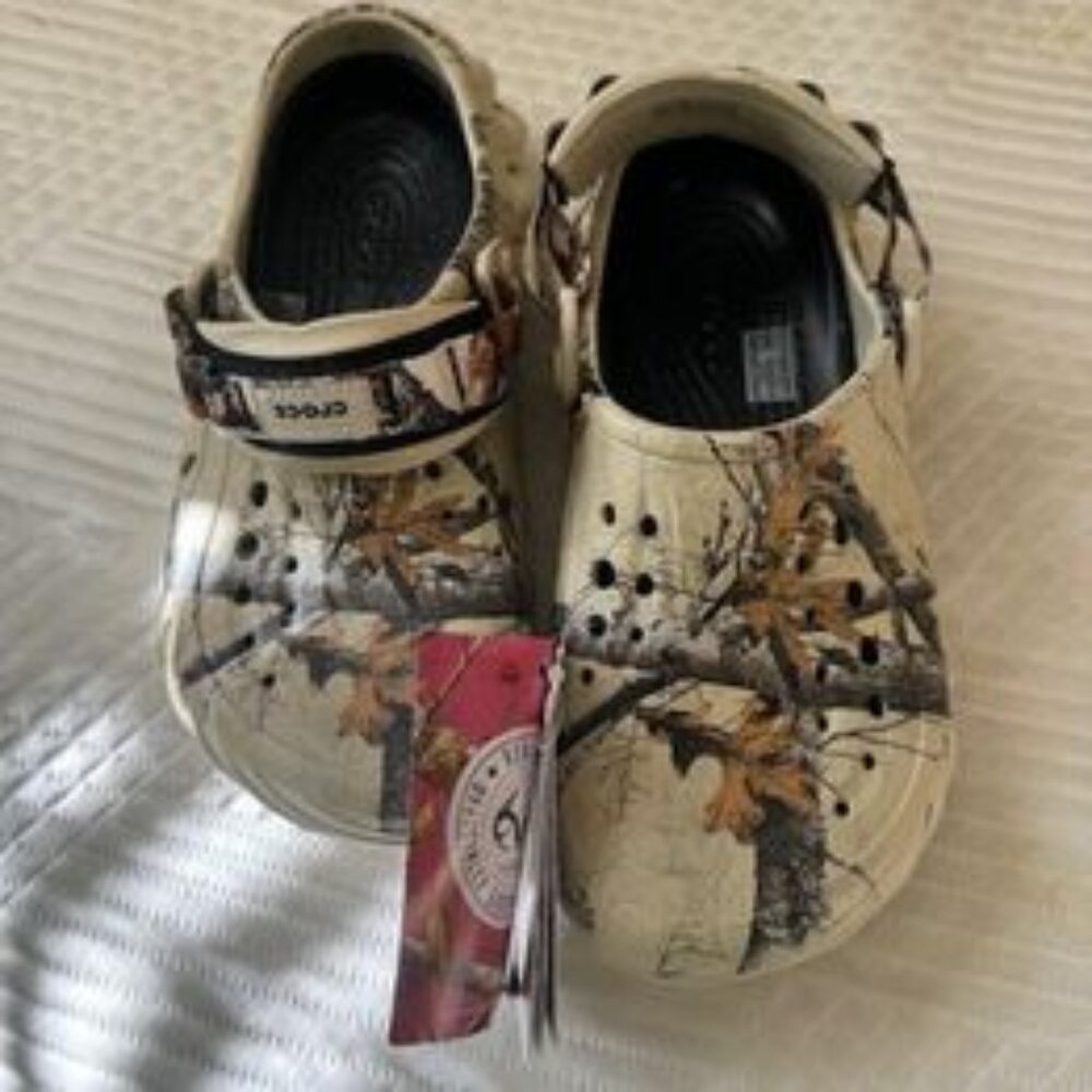 Echo Clog Crocs M6/W8